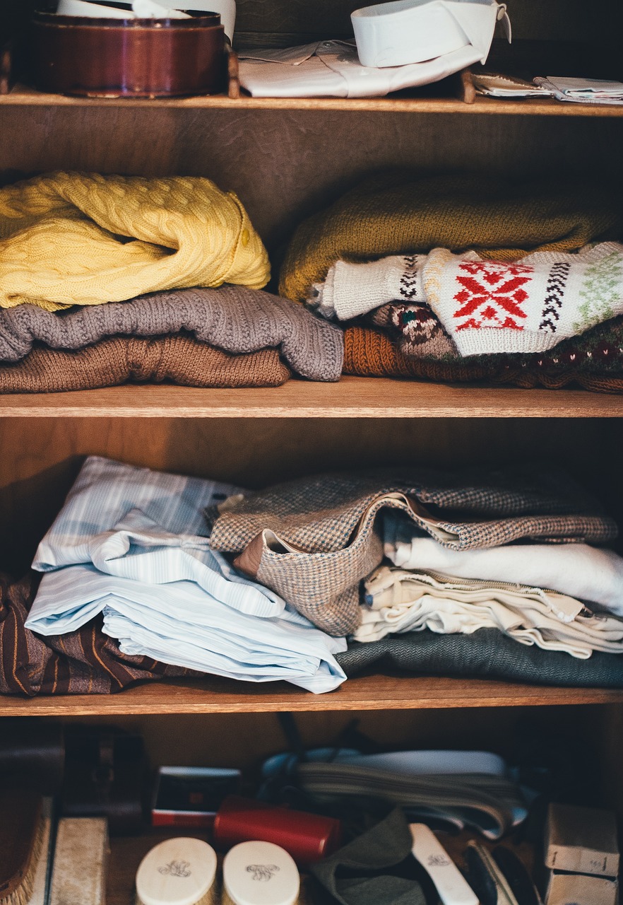 entdecken sie unsere vielfältige auswahl an kleiderschränken, die stil und funktionalität vereinen. perfekt für jede wohnung – finden sie den idealen schrank für ihre bedürfnisse!